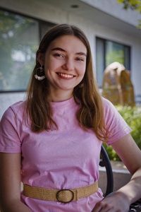 Suzan Clinton Headshot of Suzan Clinton
